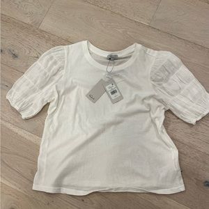 Rails shirt . Premium cotton body with seersucker sleeves.